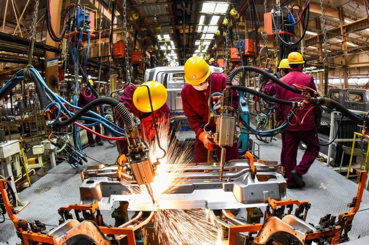 China's GDP forecast to hover above 8%