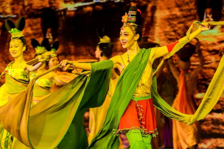 Silk-themed events celebrated in festivals in Dunhuang