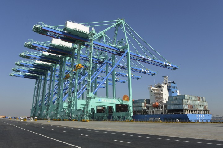 China's Tianjin Port sees 300m-ton cargo throughput