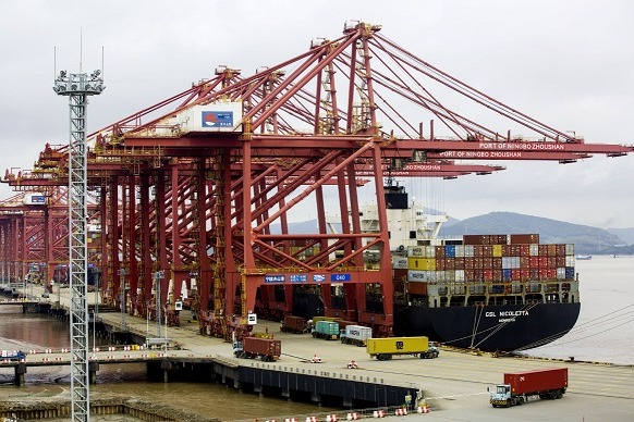 China's cargo, container throughputs rise in August