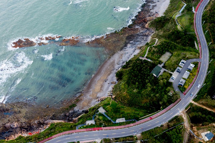 Gorgeous seaside road in E China