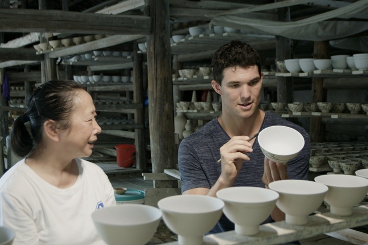 Let's Go to China: Porcelain with cultural warmth