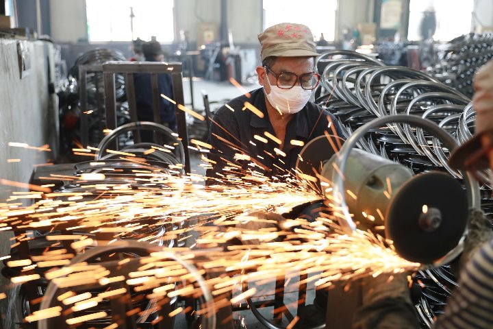 China mulls five-year plan for SMEs