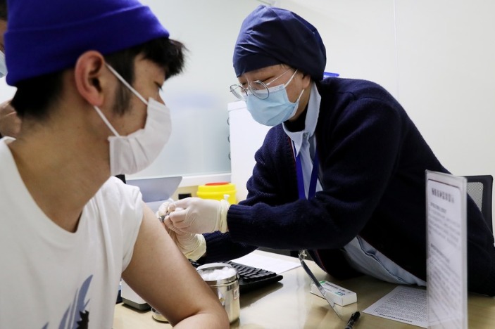 Shanghai to begin vaccinating booster doses to citizens