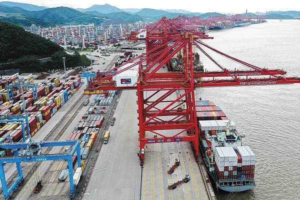 Zhejiang free trade zone keeps chugging on