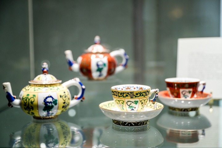 Fine Hungarian porcelain on show in Shanghai