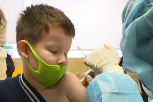 Tianjin's Binhai area vaccinates foreign children