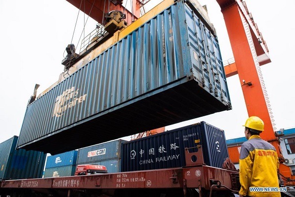 China's trade surplus tops 386.2b yuan in Oct