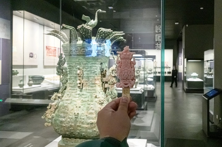 Ice popsicles inspired by treasure of Henan Museum