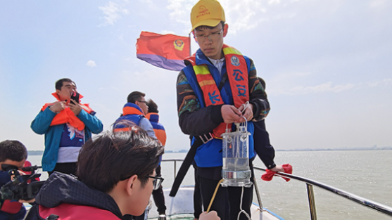 ​Yangzhou University students recognized for efforts to save Yangtze finless porpoise