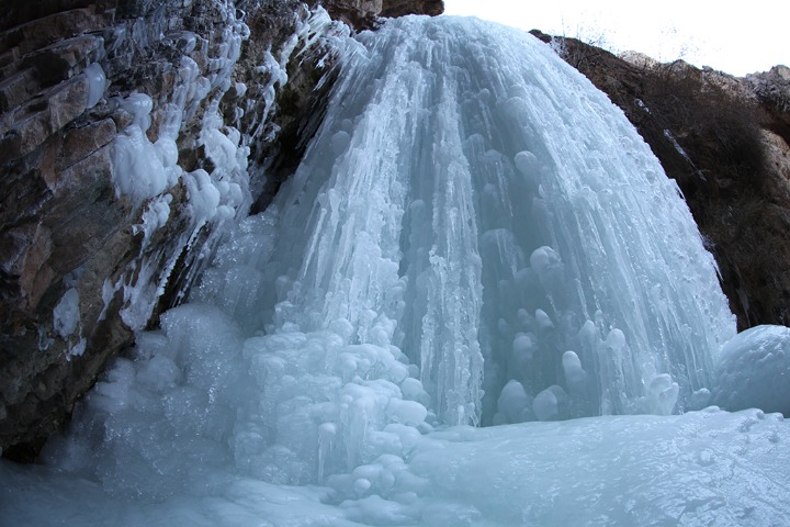 Frozen waterfall formed in Xinjiang