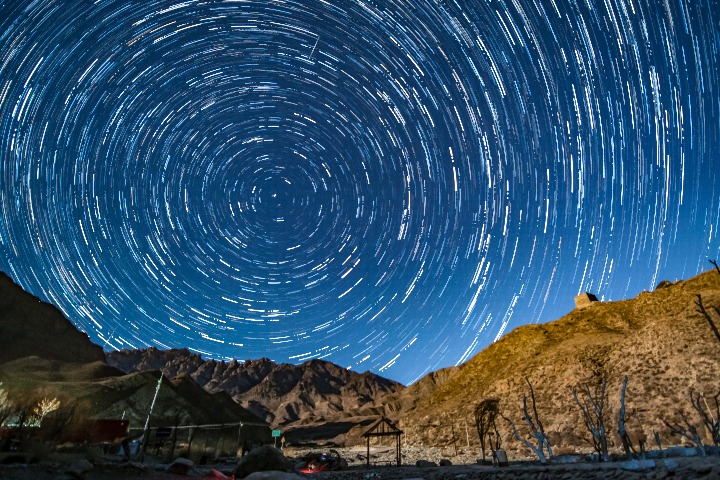 Geminid meteor shower provides thrills in Ningxia