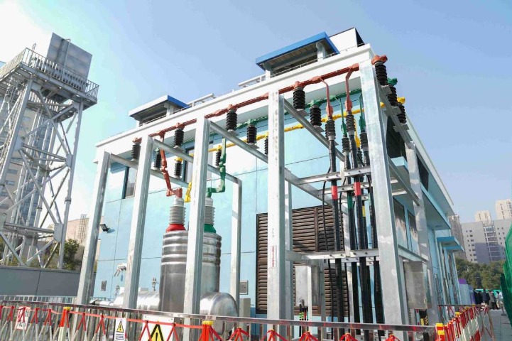 Shanghai opens superconducting line