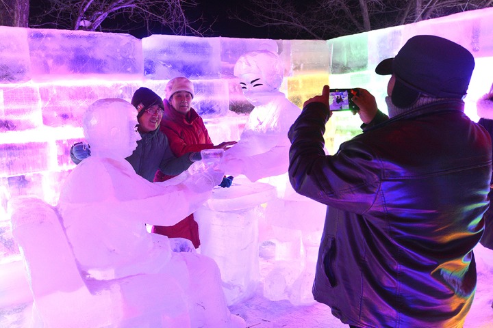 Ice and snow festival kicks off in Xinjiang to celebrate the New Year