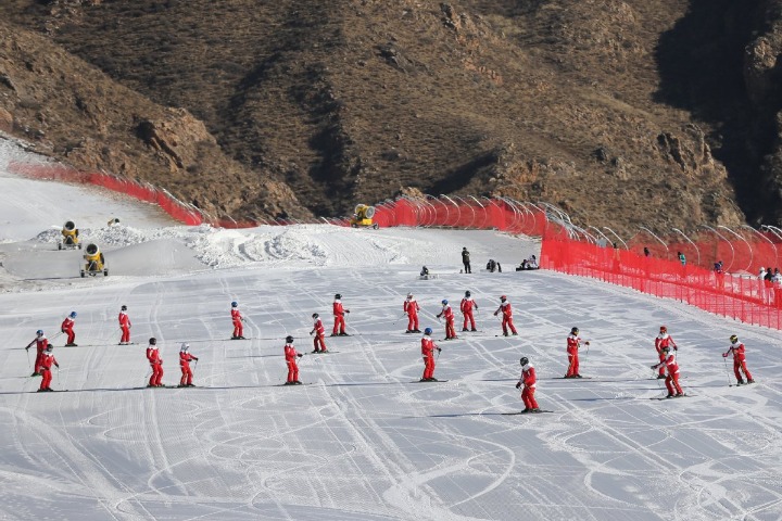 Mountain ski resort opens in Hohhot