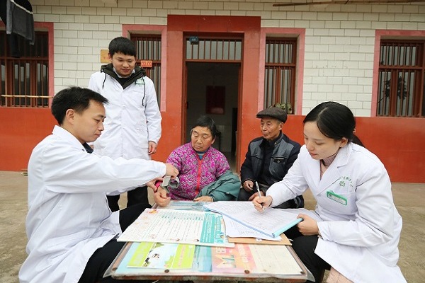 China nurtures medical professionals for rural areas