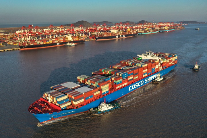 Shanghai port continues to rank first in container throughput worldwide