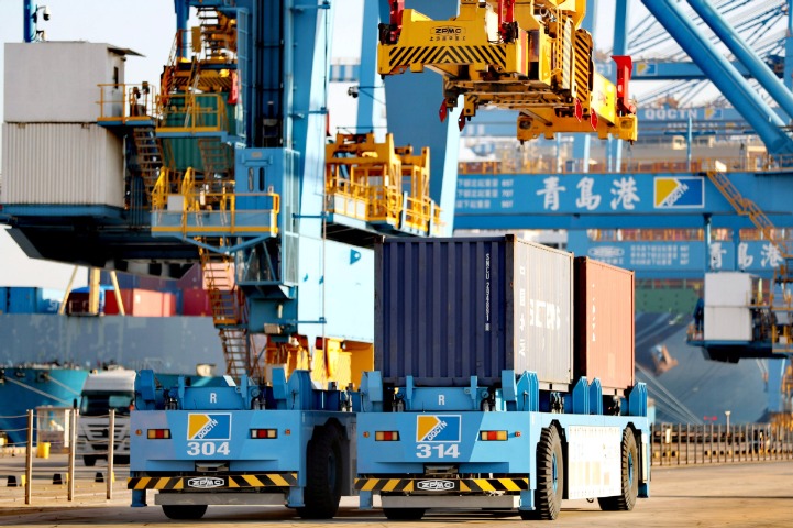 China's imports and exports set record highs in 2021