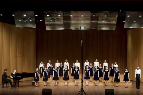 Performance arts in China-Chongqing school choir