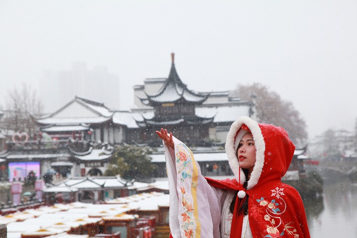Nanjing’s Confucius Temple blanketed in white after heavy snowfall