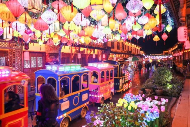 Guangyuan attracts loads of tourists during Spring Festival