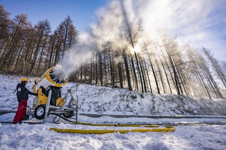 As winter sports heat up, snowmaking technician gains traction in nation