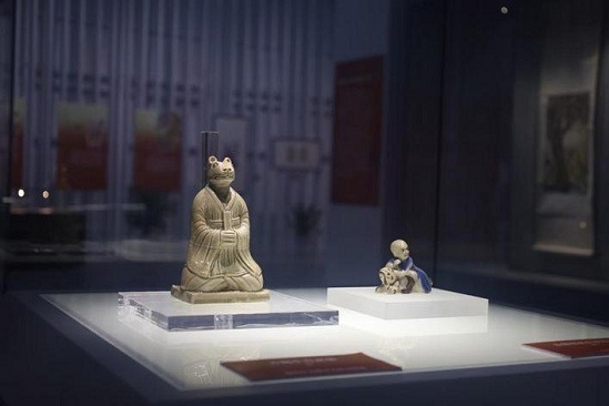 Yangzhou Museum exhibits tiger-themed artworks