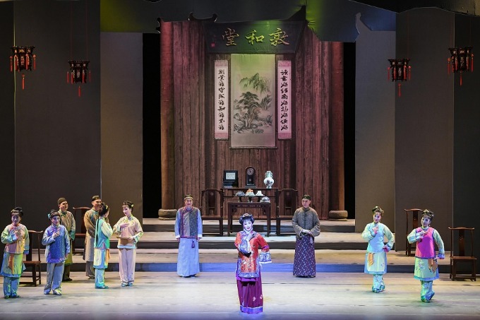Classic Huangmei Opera drama wows audiences in Hainan