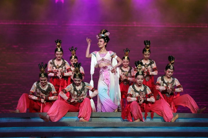 Glorious dance show spotlights Tang Dynasty culture in Xi'an