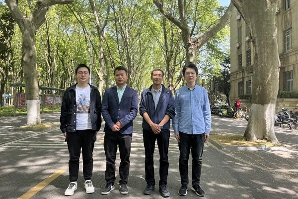 HUST students win in major international computer science competition