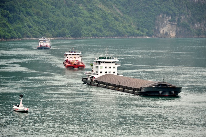 China's waterway freight volume up 5.5% in Jan-Feb