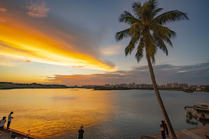 Stunning sunset views of Wanquan River in Hainan