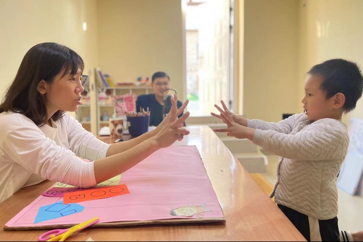 Teacher from Taiwan starts preschool program in Fujian