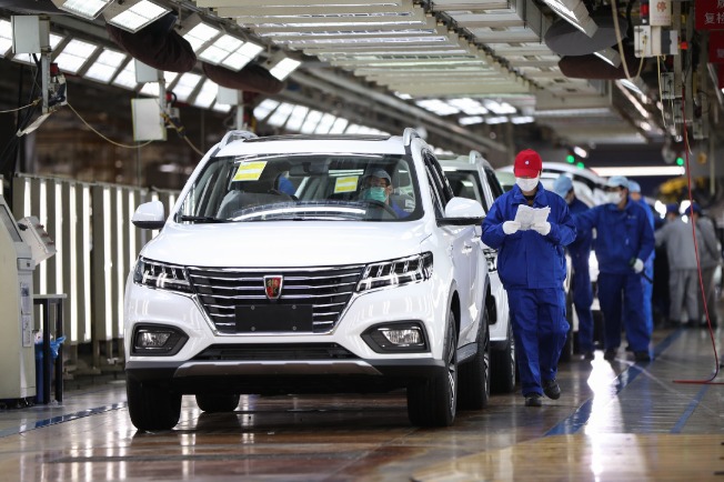 Shanghai's auto hub moves to help companies resume production
