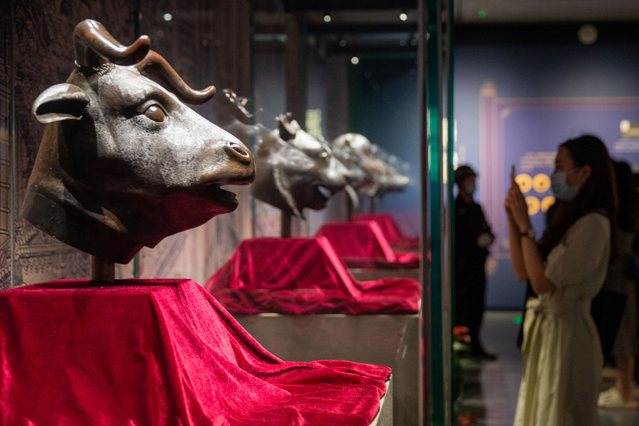 Bronze statues of 4 zodiac animal heads make their debut in Nanjing