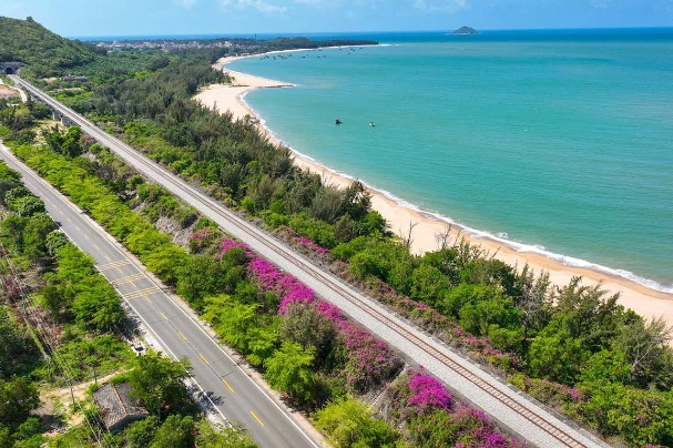 Roundabout highway seen draw visitors to Hainan