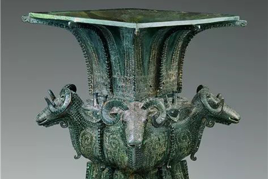Bronze vessel with ram-head sculptures: masterpiece from the Shang Dynasty