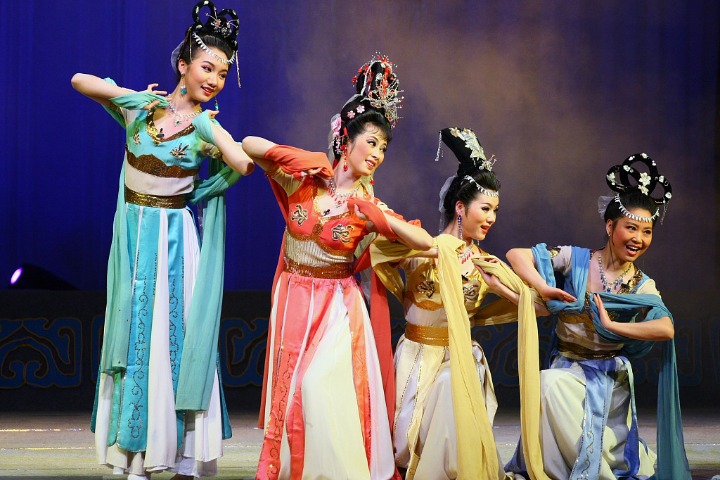 Huangmei Opera: An operatic art that has evolved from the ballads sung by women while picking tea leaves