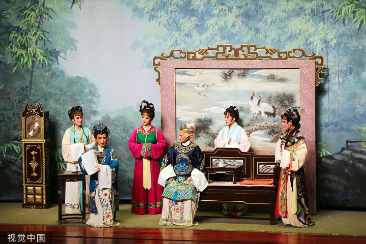 Yueju Opera:  Known for its beautiful singing of lyric librettos and elegant expressiveness