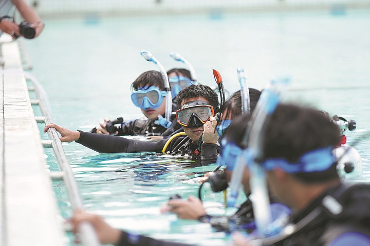 University offers scuba diving course