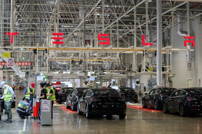 Tesla's Shanghai factory resumes full production