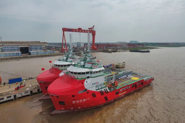 Home-made smart LNG-powered standby vessels delivered in Qidong