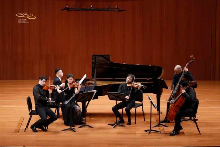 Chamber ensemble presents music of Mozart in Jiangsu