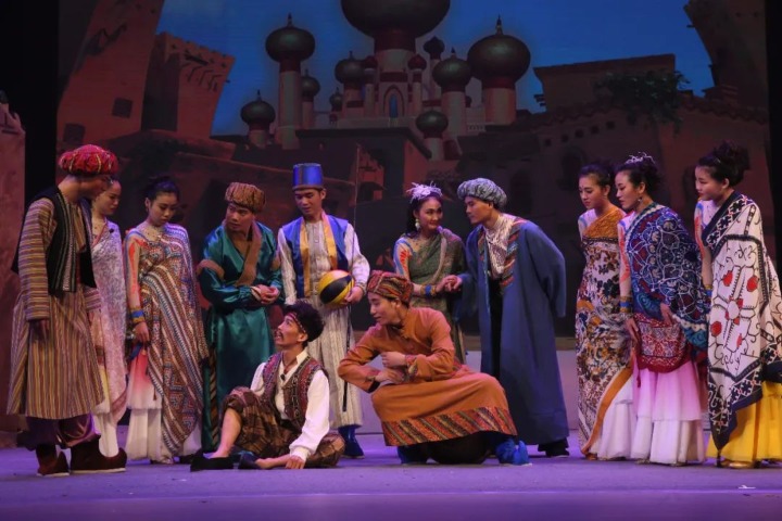 Children's drama inspired by wall painting in Mogao Grottoes