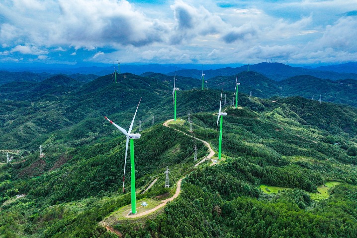 China's installed capacity of renewable energy exceeds 1b kWh