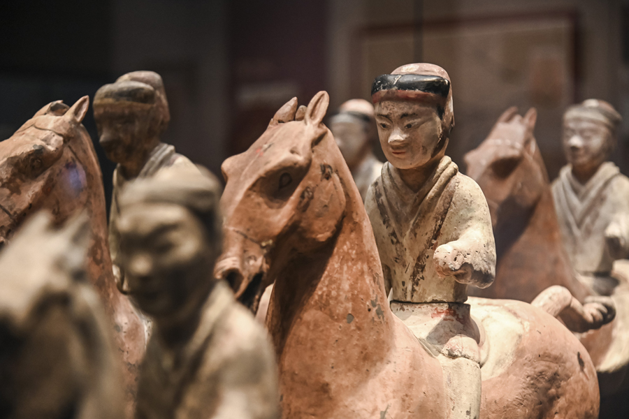 Shanghai exhibit features cultures of 4 flourishing dynasties in Shaanxi