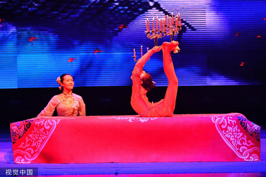 Jiangsu Acrobatics Troupe wows crowds with regular shows of page 4