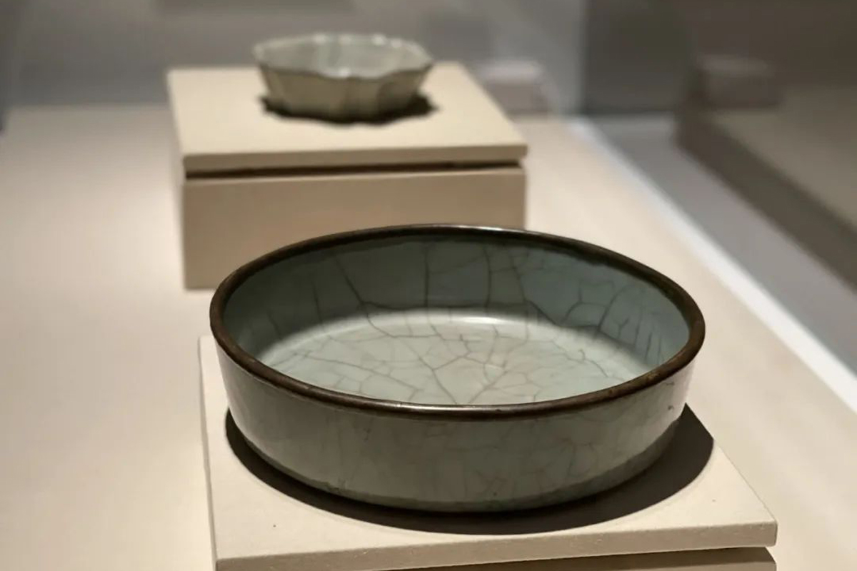 Song Dynasty ceramics from five famous kilns gather in Chengdu exhibit