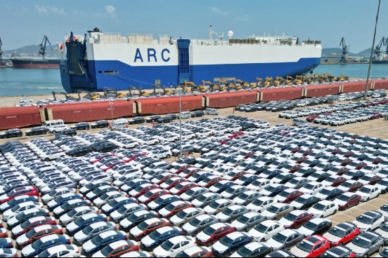 China reports record car exports in July