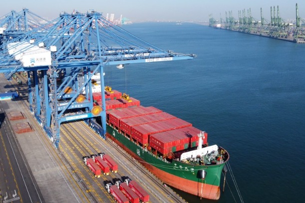 China's top 10 ports in cargo handling capacity in H1